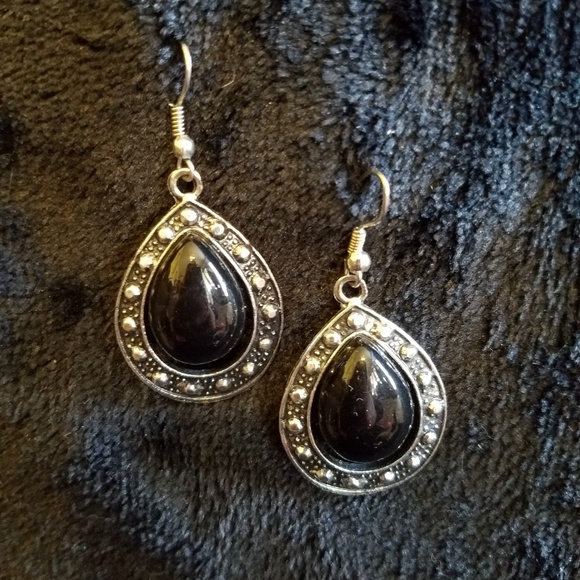 Jewelry - Black and Silver dangle Earrings